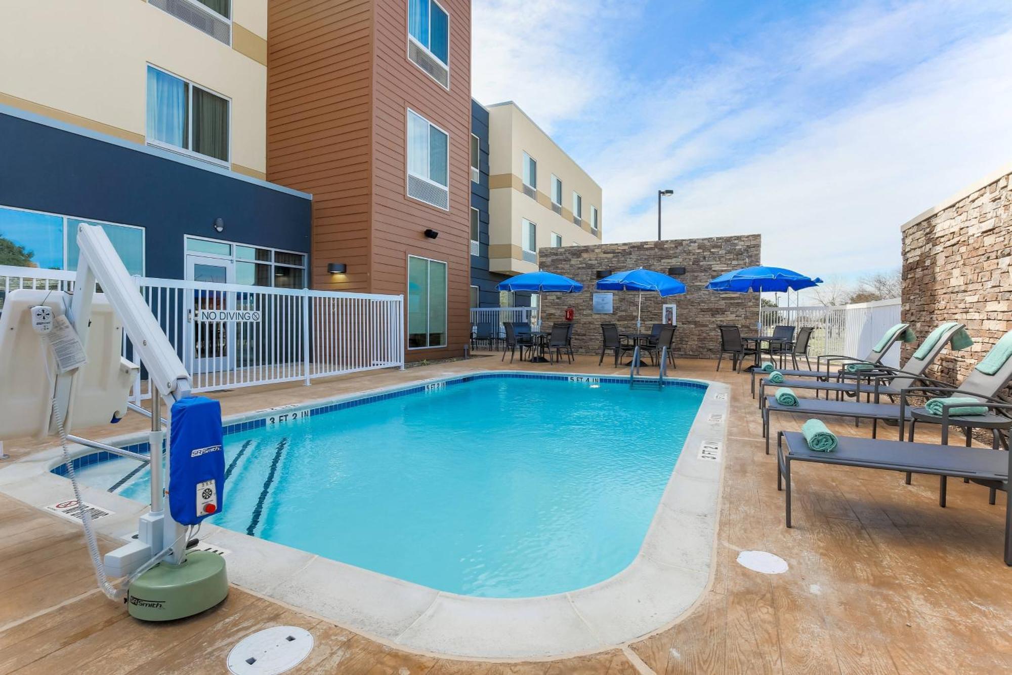 Fairfield Inn & Suites By Marriott Cuero Exteriér fotografie